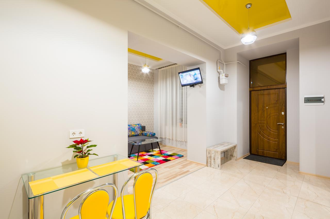 לבוב Apartment On Pekarska Street Зі Світлом! מראה חיצוני תמונה